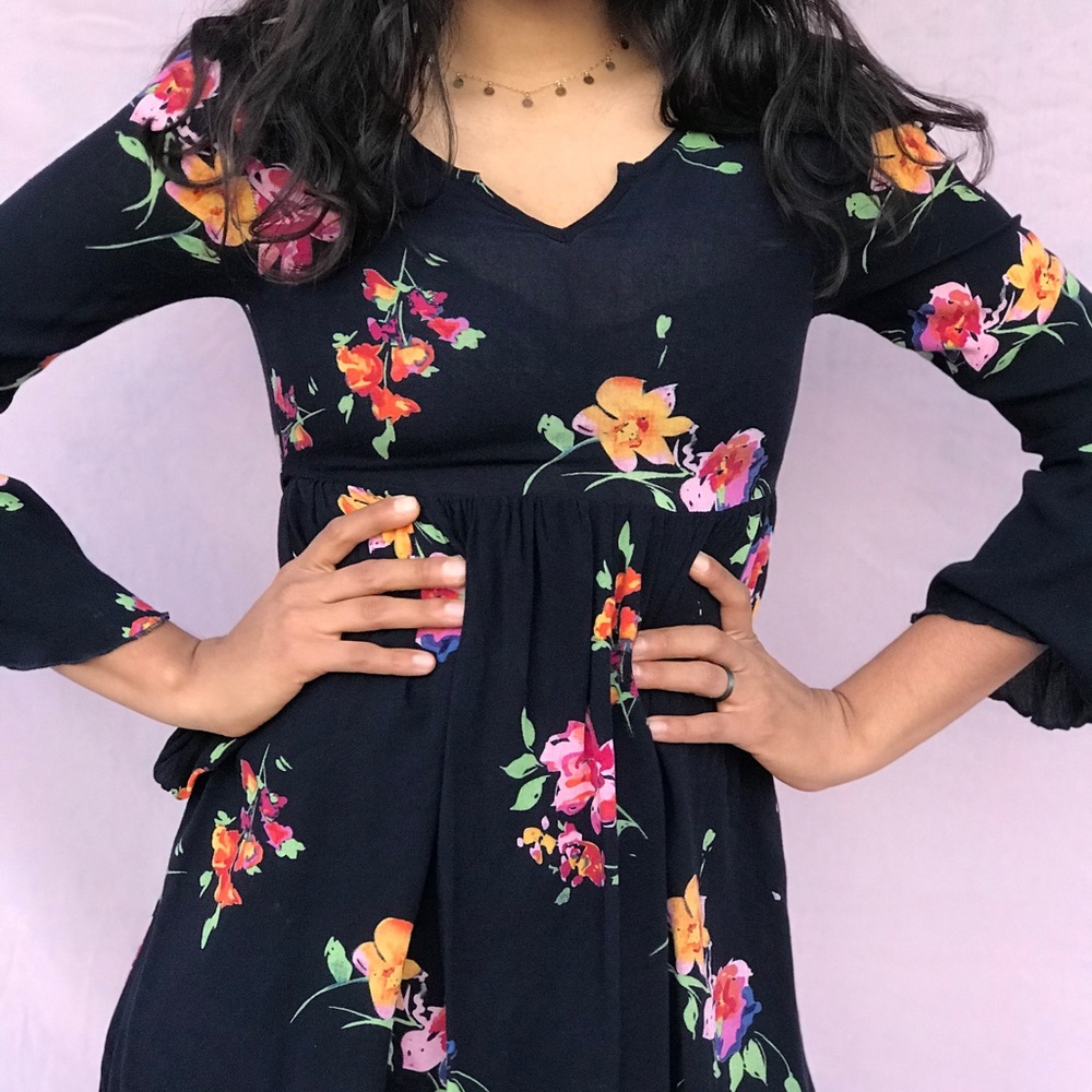 Zoe & Rose Spring Dress - Picture 3 of 5